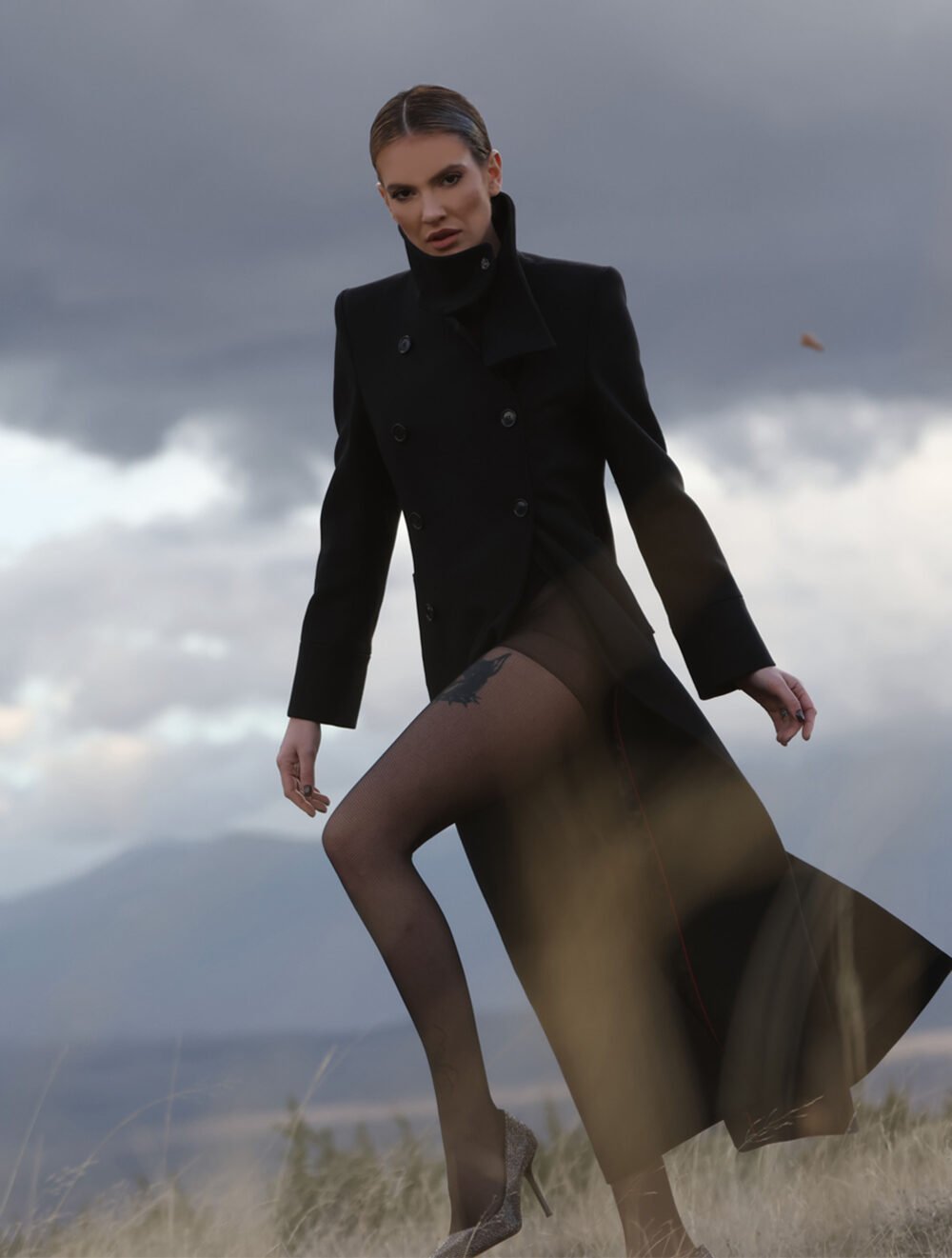 THE RAVEN coat - Image 2